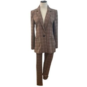 EUC La Classe Couture Brown Plaid Women's 2pc Pantsuit. Size M.
